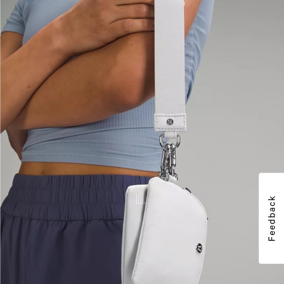 NWT Lululemon Athletica Dual Pouch Wristlet in Vapor/White ✨ASIA EXCLUSIVE ✨ - Picture 2 of 5